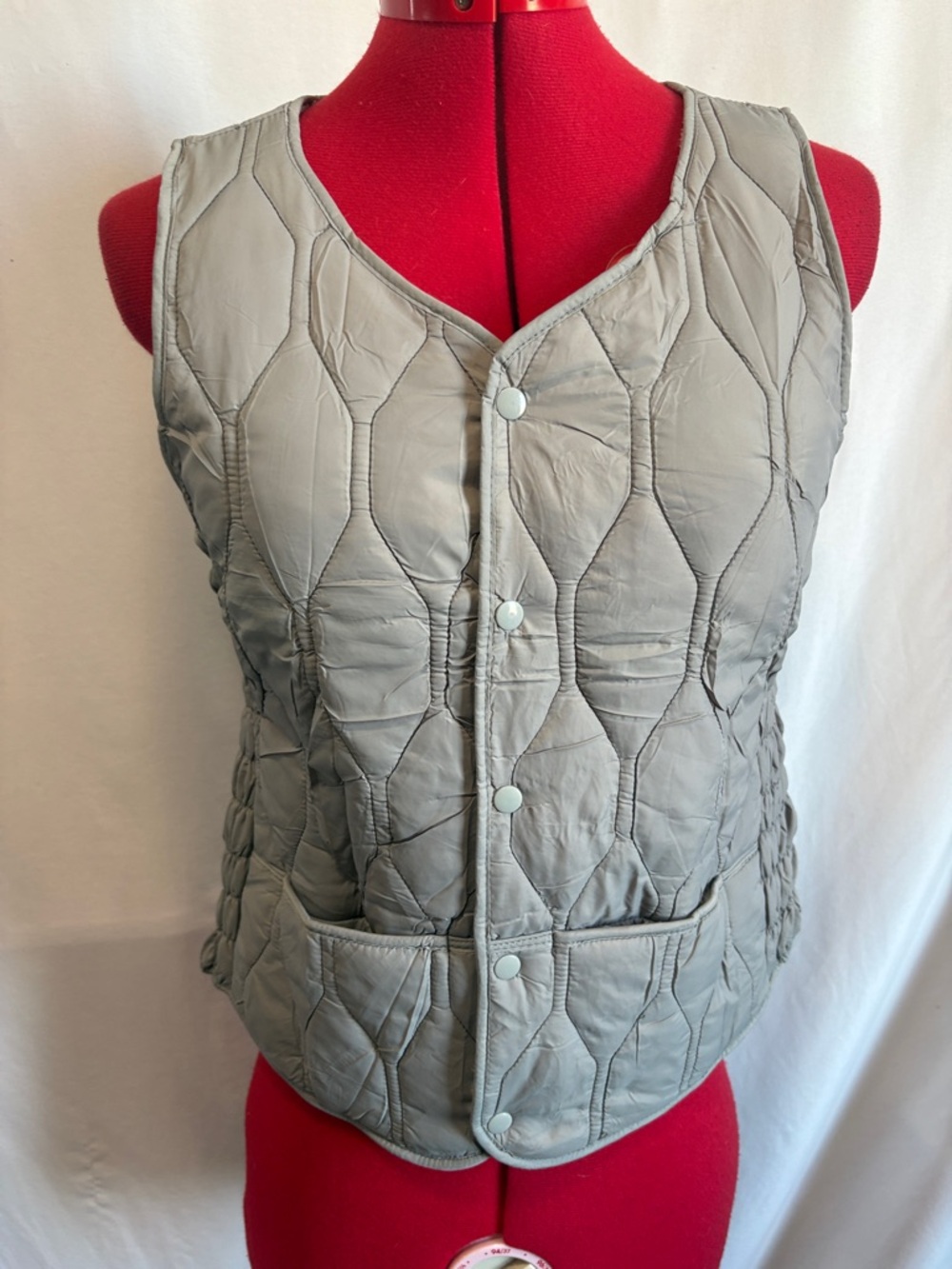 Quilted Sleeveless Vest in Light Gray